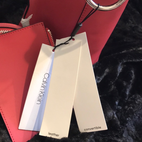 Calvin Klein Convertible Handbag/Backpack W/Wallet - Picture 16 of 16